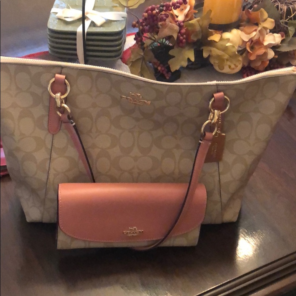 Coach purse with matching wallet